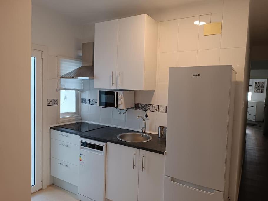 Ferienwohnung Estupendo Piso Renovado A 30 Metros De La Playa Almería Exterior foto