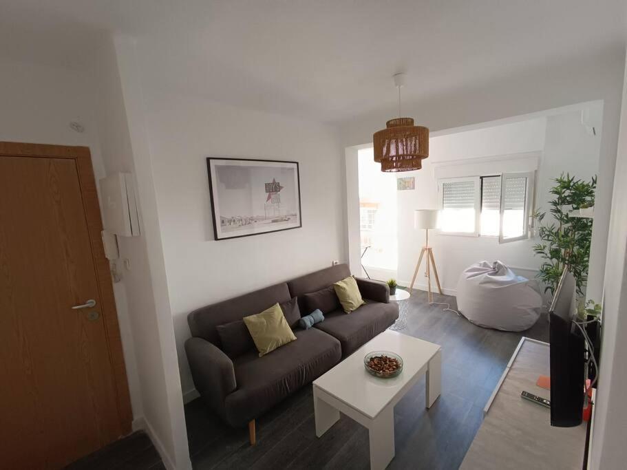 Ferienwohnung Estupendo Piso Renovado A 30 Metros De La Playa Almería Exterior foto