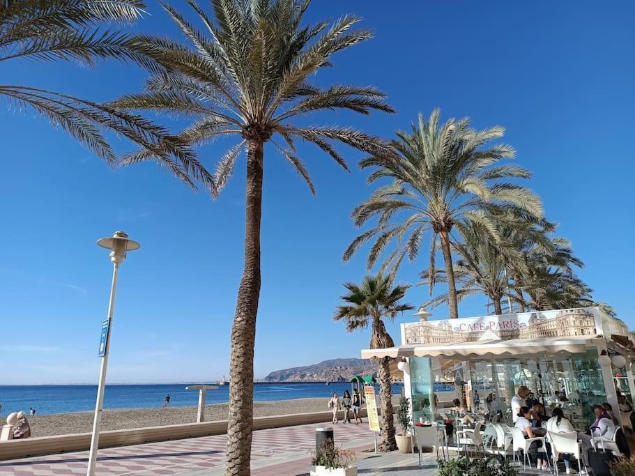 Ferienwohnung Estupendo Piso Renovado A 30 Metros De La Playa Almería Exterior foto