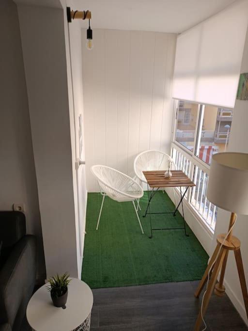 Ferienwohnung Estupendo Piso Renovado A 30 Metros De La Playa Almería Exterior foto