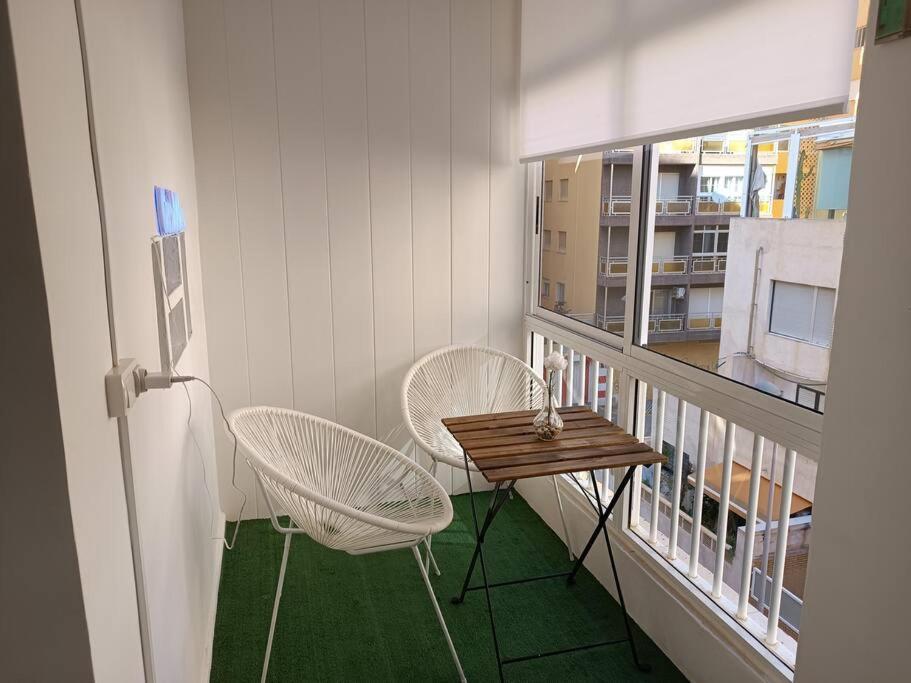 Ferienwohnung Estupendo Piso Renovado A 30 Metros De La Playa Almería Exterior foto